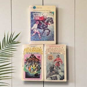 Vintage Lloyd Alexander Paperback Book Lot – Chronicles of Prydain